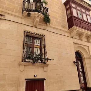 Apartment Semi-basement, Cosy Interconnected To Our A Traditional Maltese Townhouse, Senglea