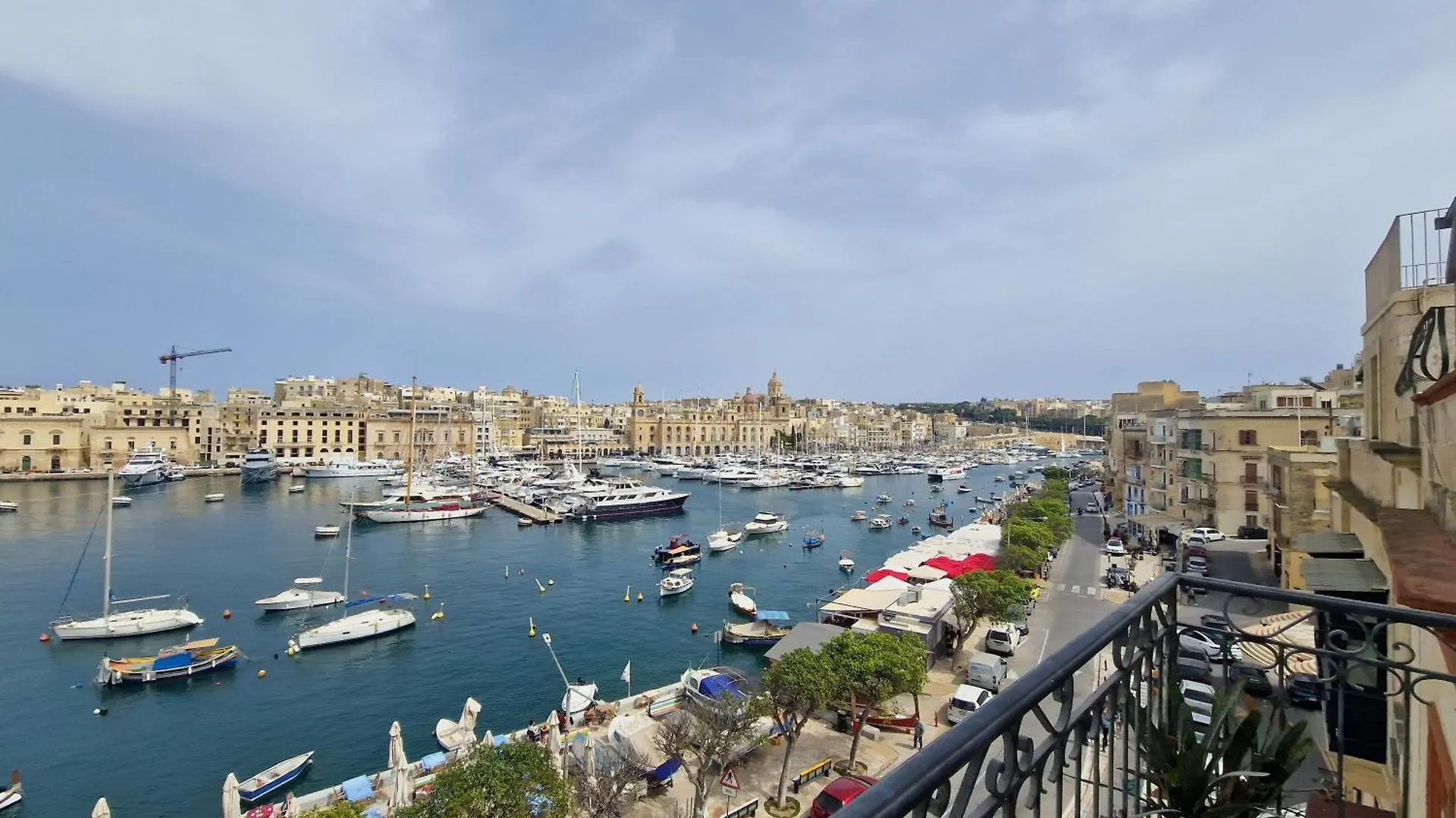 Korzo Suites Senglea Waterfront 0*,